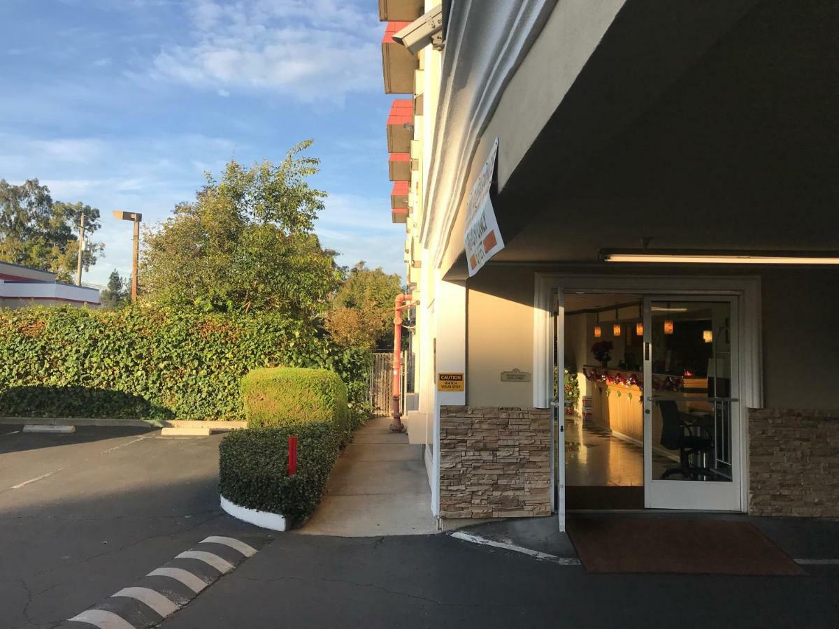 Cherry Orchard Inn Σανιβέιλ Εξωτερικό φωτογραφία