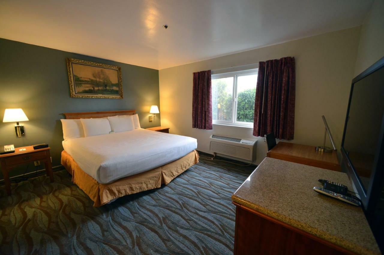 Cherry Orchard Inn Σανιβέιλ Εξωτερικό φωτογραφία